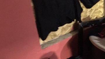 Los inmigrantes estaban hacinados en la vivienda.