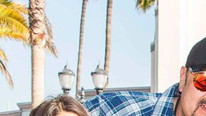 Pepe Aguilar con su familia.