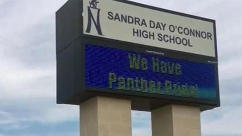 El alumno arrestado podría enfrentar cargos penales.