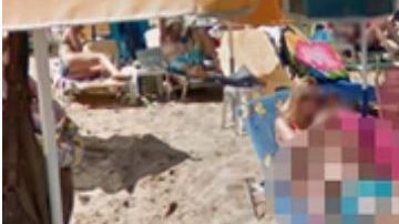 A los amorosos poco les importó que hubiera mucha gente a su alrededor.