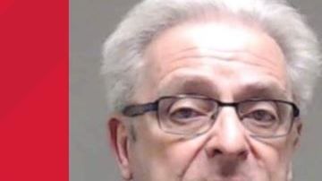 Steven Berkey, de 66 años, fue arrestado por oficiales del Condado Collin.