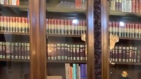 AMLO recibió a José Urquidy, de los Astros.