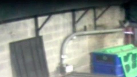 Momento en que víctima y atacante salen del bar.