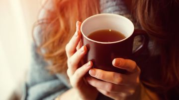 El té es una excelente alternativa para aquellas personas que son intolerantes a la cafeína, que se le atribuyen grandes bondades medicinales.