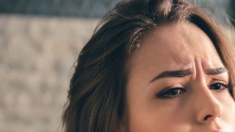 La salud digestiva y hormonal están altamente relacionadas con el acné.