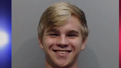 Daniel James Deluca, de 18 años, fue arrestado la primera vez el 3 de octubre.