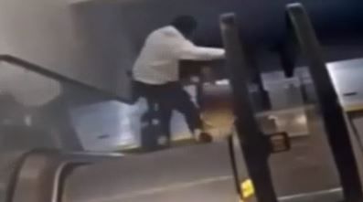 Según la policía la mujer fue perseguida de un banco.