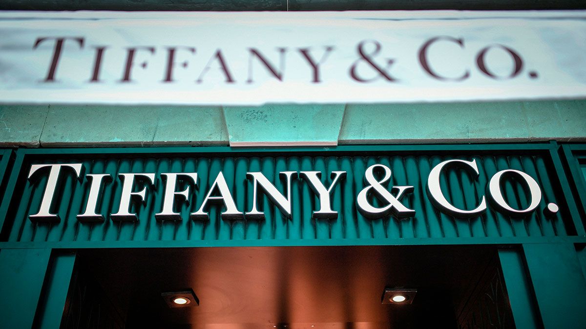 Louis Vuitton adquiere Tiffany: La compra de una marca de lujo más cara de la historia | La Raza
