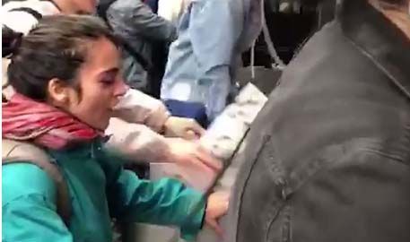 Blancos también participaron de la manifestación contra el abuso policial.