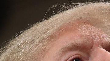 El presidente López Obrador (derecha) hablará con Trump sobre narco en México.