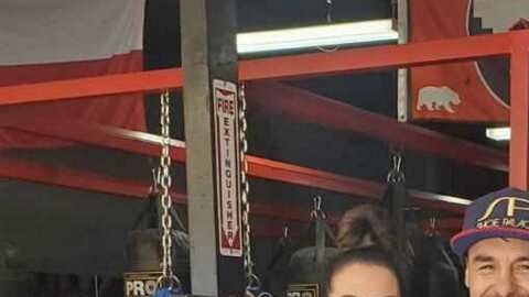 Robert 'The Ghost' Guerrero, campeón de box en 4 diferentes divisiones, fue uno de los deportistas que obsequió pavos a gente de escasos recursos económicos.