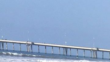 Los salvavidas limpiaron la playa en profundidad.