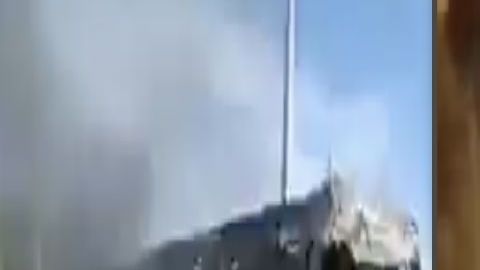 VIDEO: Narcos ejercen presión quemando vehículos y autobuses