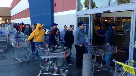 Aunque algunas tiendas de electronicos si mostraban afluencia de compradores, la mayoria de otros comercios no festejaron este Viernes Negro. /ISAIAS ALVARADO