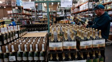 Aunque no es tan elegante, comprar vino en Costco podrías ser muy bueno para tu economía.