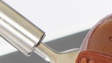 Este pastel de chocolate al estilo mexicano es una grandiosa opción para lucirte en cualquier celebración.