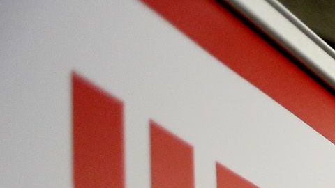 03/27/17 /LOS ANGELES/Los Angeles County civic and community leaders held a news conference, at the Los Angeles Trade Technical College, Automotive Facility, to discuss the local response to the ongoing Takata airbag inflator recall. The recall impacts vehicles from 19 different automakers, but certain 2001-2003 Hondas and Acuras contain defective airbags that have a 50 percent chance of exploding on minor impact, contact says. (Photo Aurelia Ventura/La Opinion)