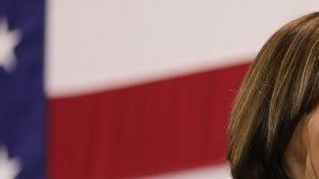 La senadora Kamala Harris deó la contienda por la nominación presidencial demócrata.