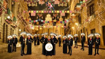 El Mariachi Herencia de México presenta en Chicago su concierto navideño.