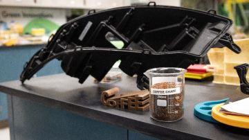 Ford recicla la piel de cafés que McDonal's tira a diario