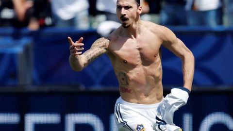 Zlatan dijo que volverá al futbol italiano.