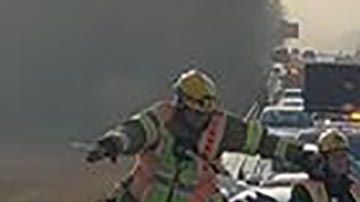 Bomberos llegaron a la escena.