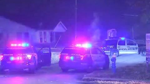 La Policía no ha dado un motivo por los asesinatos.