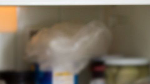 woman noticed foul smell of food from casserole