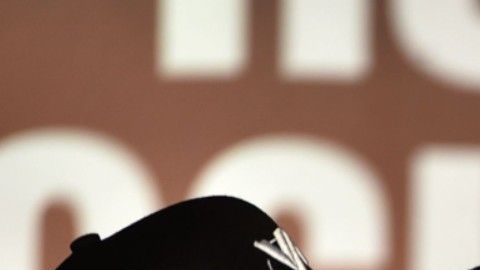 Al final de del video ambos boxeadores de dan un abrazo.