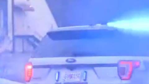 Una patrulla en la zona del tiroteo en una planta de plásticos en Atlanta.