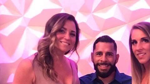 Mary y Leo Barillas viven juntos con Kimberlee Slagle (derecha).