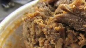 Entre la carne deshebrada iban las pastillas de fentanilo.