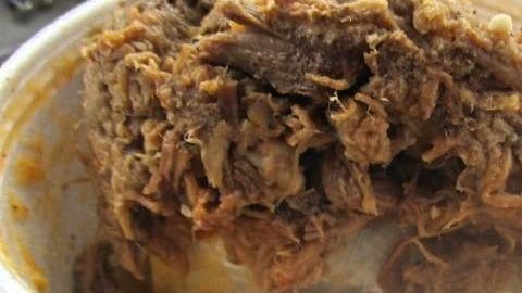 Entre la carne deshebrada iban las pastillas de fentanilo.