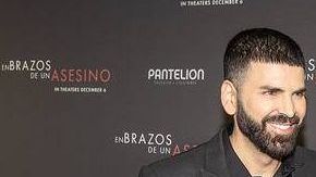 Jomari Goyso junto a Lili Estefan y William Levy.