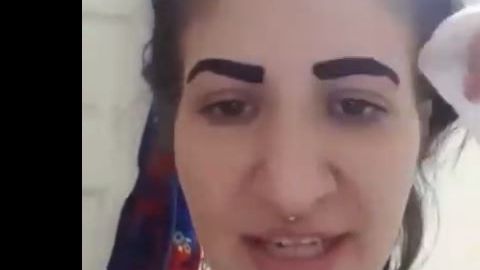 Cometió un tremendo error que arruinó su rostro.