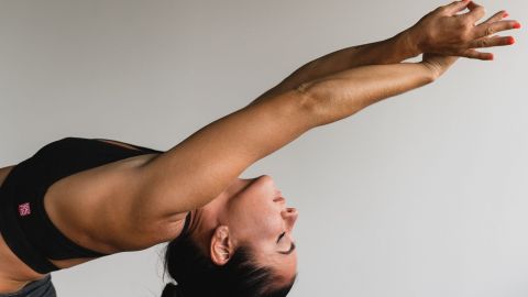 El yoga beneficia más que tu cuerpo.