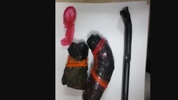 Lo que llevaba oculto en sus partes íntimas.