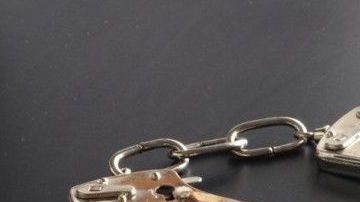 esposas arresto shutterstock