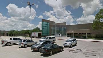 La policía del Distrito Escolar Independiente de Katy investiga el hecho reportado en la secundaria Mayde Creek.