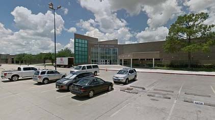 La policía del Distrito Escolar Independiente de Katy investiga el hecho reportado en la secundaria Mayde Creek.