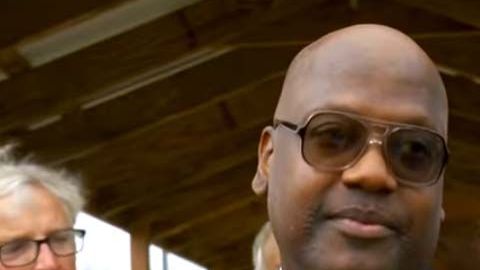 Curtis Flowers fue procesado por un crimen que no cometió.