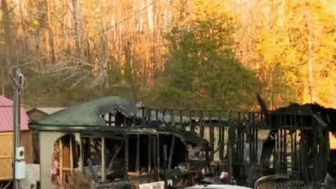 Hogar y autos afectados por las llamas
