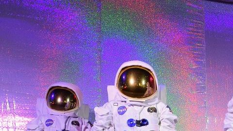 La NASA divide los salarios de los astronautas tomando en cuenta diversos factores, como el rendimiento y la antigüedad.