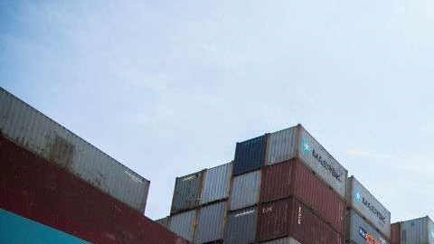 Los aranceles están perjudicando al sector manufacturero y colocando en una posición muy difícil al comercial./Archivo