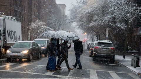 La nieve podría alcanzar a Nueva York el miércoles.