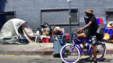 Hay miles de personas sin hogar en las calles de L.A.
