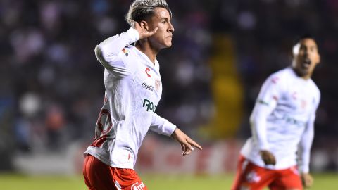 Cristian Calderón es uno de los jugadores que hoy se sometieron a pruebas físicas en Guadalajara.