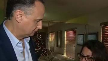 Luz Apolinario, la madre de Frank Ordóñez, está desconsolada con la muerte de su hijo.