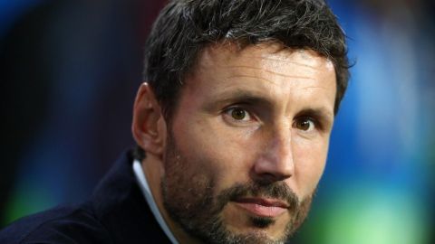 Mark van Bommel duró 18 meses en el cargo.