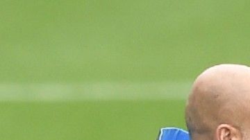 Guardiola admitió que quiere que Mikel siga a su lado.